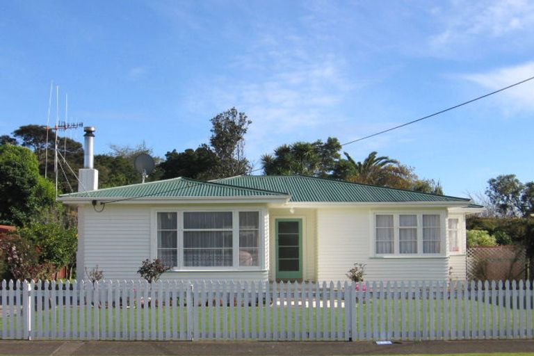 Photo of property in 6 Armagh Street, Levin, 5510