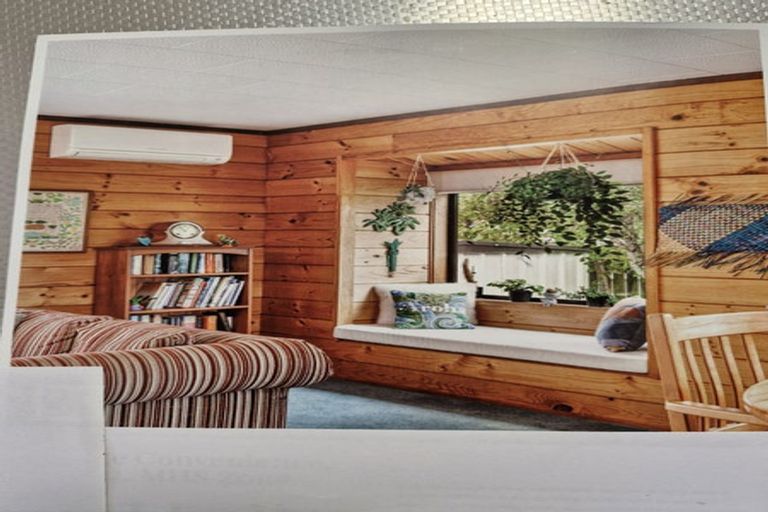 Photo of property in 4 Redlands Grove, Swanson, Auckland, 0612