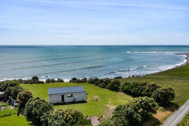 Photo of property in 317 Porikapa Road, Warea, New Plymouth, 4381