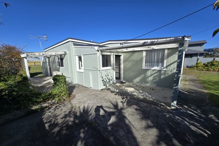 Photo of property in 16 Chaffey Street, Foxton Beach, Foxton, 4815
