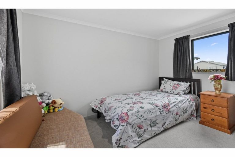 Photo of property in 12 Kuparu Street, Weymouth, Auckland, 2103