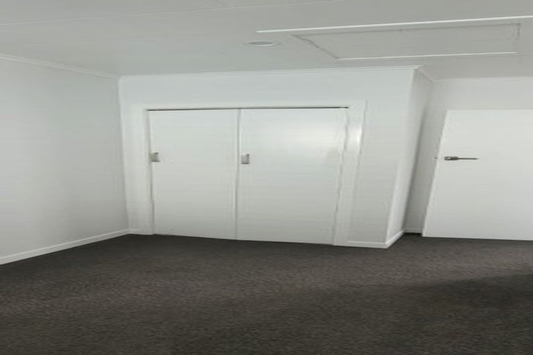 Photo of property in 76b Eliot Street, New Plymouth, 4310