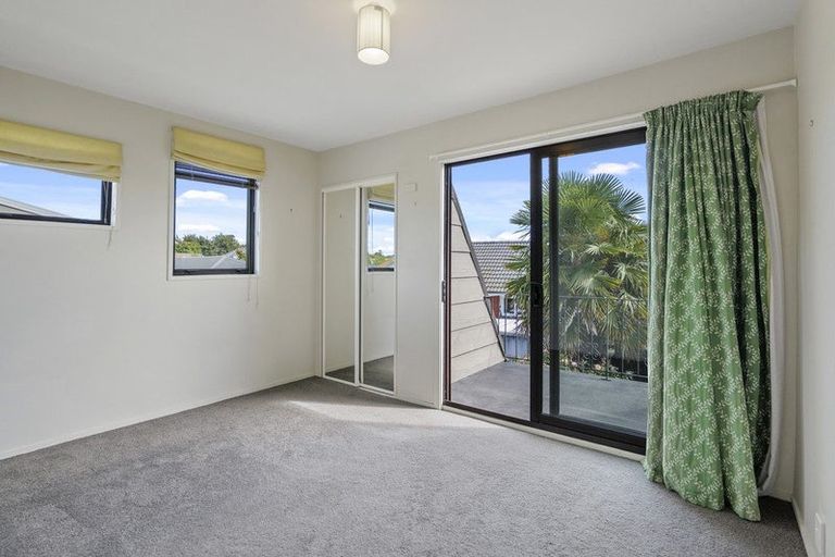 Photo of property in 2/80b Jeffreys Road, Fendalton, Christchurch, 8052