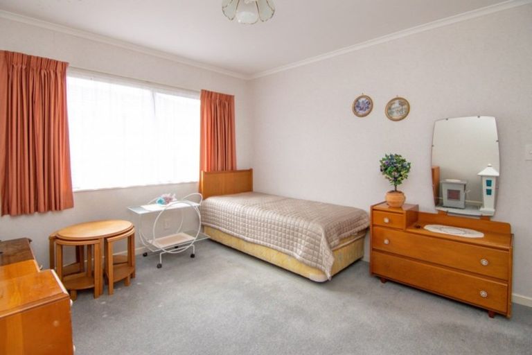 Photo of property in 14 Rosebank Avenue, Kelvin Grove, Palmerston North, 4414