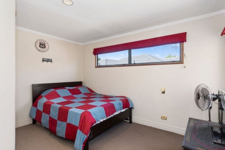 Photo of property in 1 Glamis Grove, Bethlehem, Tauranga, 3110