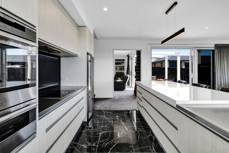 Photo of property in 5d Vardon Way, Waiwhakaiho, New Plymouth, 4312