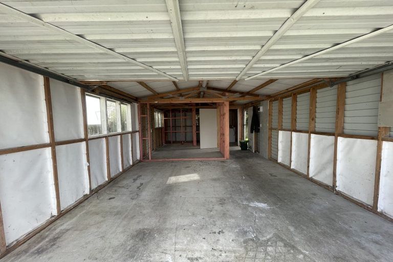 Photo of property in 2/84 Lynwood Road, New Lynn, Auckland, 0600