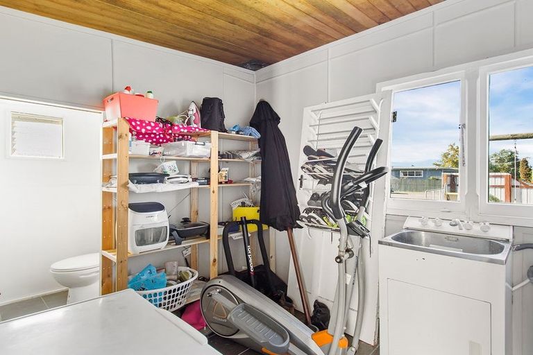 Photo of property in 30 Parsonage Road, Waimate, 7924