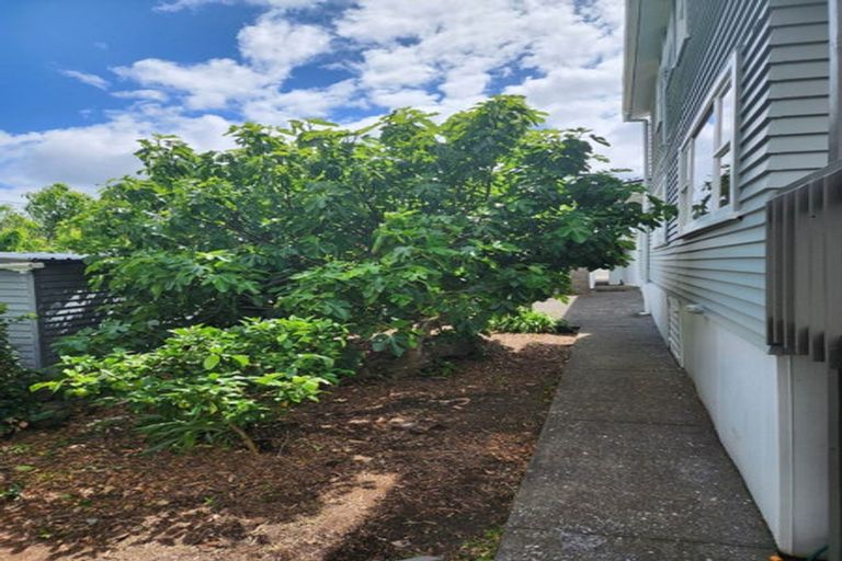 Photo of property in 302 Rangatira Road, Beach Haven, Auckland, 0626