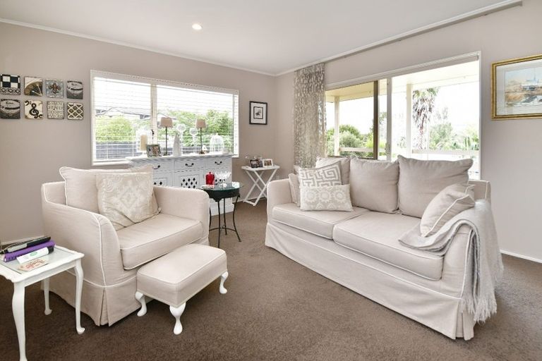 Photo of property in 2a Melia Place, Stanmore Bay, Whangaparaoa, 0932