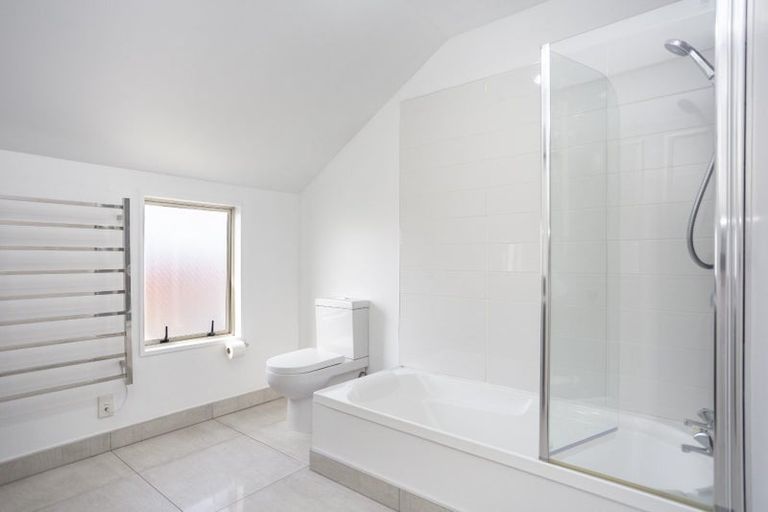 Photo of property in 1 Rosefield Lane, Northcote, Christchurch, 8052