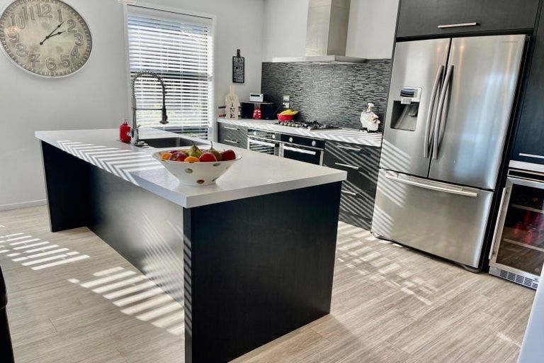 Photo of property in 39 Te Whenu Crescent, Marshland, Christchurch, 8083