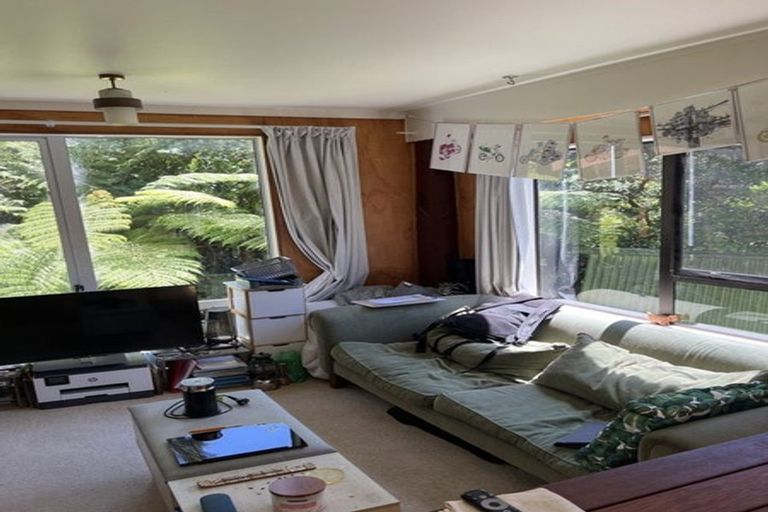 Photo of property in 89 Glenesk Road, Piha, New Lynn, 0772