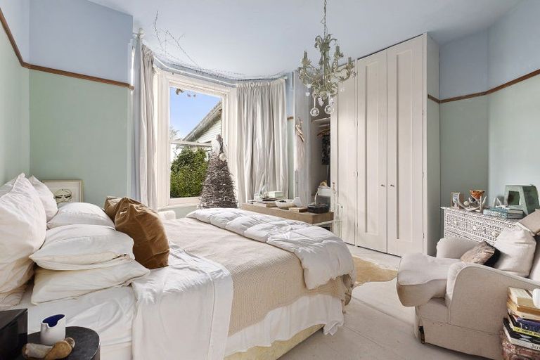 Photo of property in 25 Upper Bourke Street, Kilbirnie, Wellington, 6022