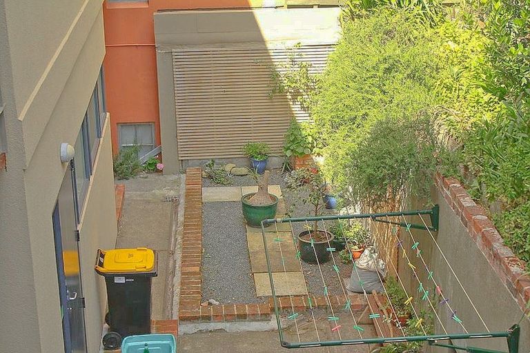 Photo of property in 222 Oriental Parade, Oriental Bay, Wellington, 6011