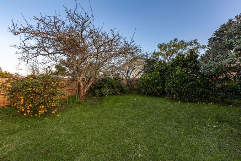 Photo of property in 20 Woodvale Road, Glen Eden, Auckland, 0602