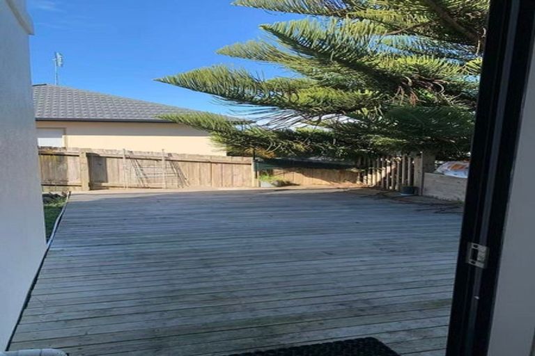 Photo of property in 3 Coventry Way, Long Bay, Auckland, 0630