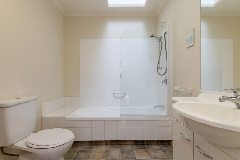 Photo of property in 35 Lakeridge Close, Rangatira Park, Taupo, 3330