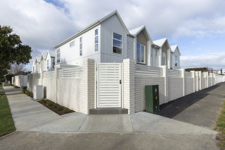 Photo of property in 1/4 Cracroft Street, Welbourn, New Plymouth, 4310