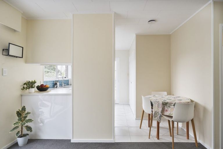 Photo of property in 2/27 Spence Road, Henderson, Auckland, 0612