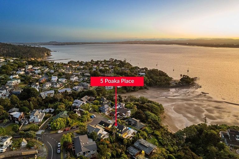 Photo of property in 5 Poaka Place, Beach Haven, Auckland, 0626