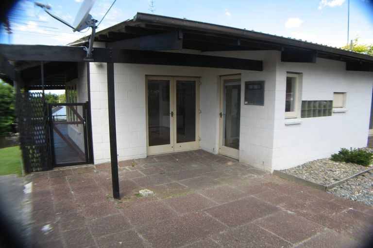 Photo of property in 1/135 Glenfield Road, Hillcrest, Auckland, 0626