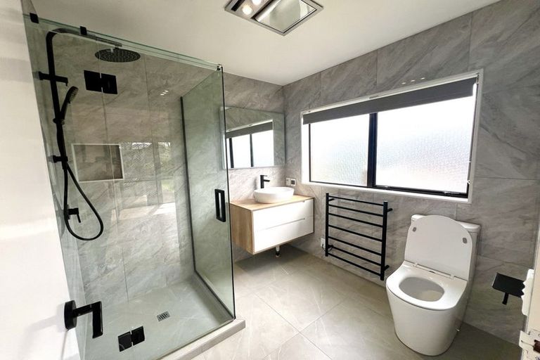 Photo of property in 9 West Fairway, Golflands, Auckland, 2013