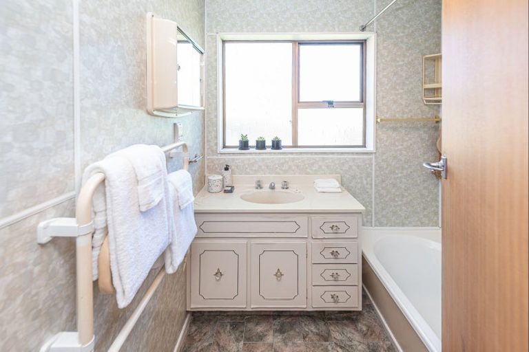 Photo of property in 8 Borlase Place, Aramoho, Whanganui, 4500