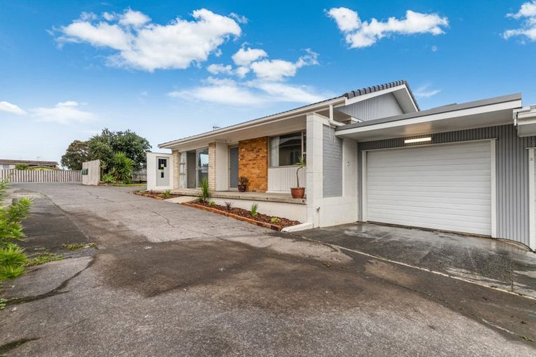Photo of property in 1/3149 Great North Road, New Lynn, Auckland, 0600