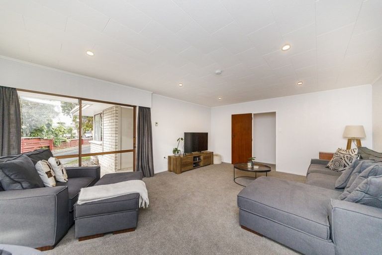 Photo of property in 16 Austin Place, Awapuni, Palmerston North, 4412