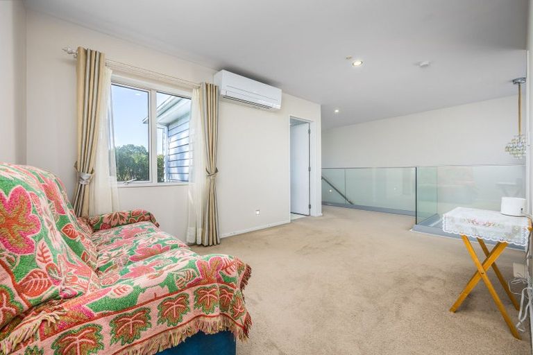 Photo of property in 45 Bordeaux Parade, Te Atatu South, Auckland, 0610