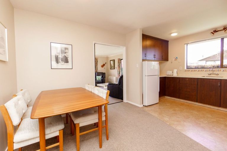 Photo of property in 2/127 Reynolds Avenue, Bishopdale, Christchurch, 8053