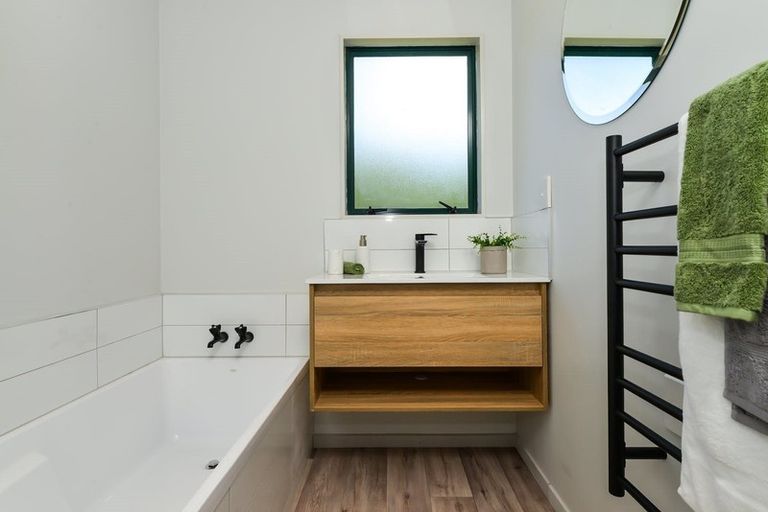 Photo of property in 94 Dixon Road, Glenview, Hamilton, 3206