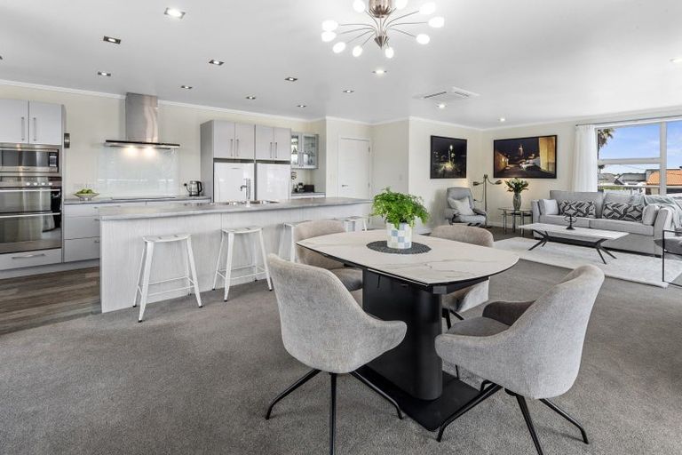 Photo of property in 2 Graham Street, One Tree Point, 0118