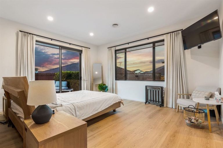 Photo of property in 3 Stow Place, Henderson, Auckland, 0612