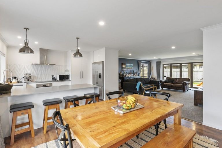 Photo of property in 6 Gardner Place, Otaki, 5512