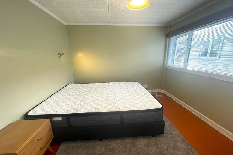 Photo of property in Victoria Court, 8/4 Queen Street, Mount Victoria, Wellington, 6011