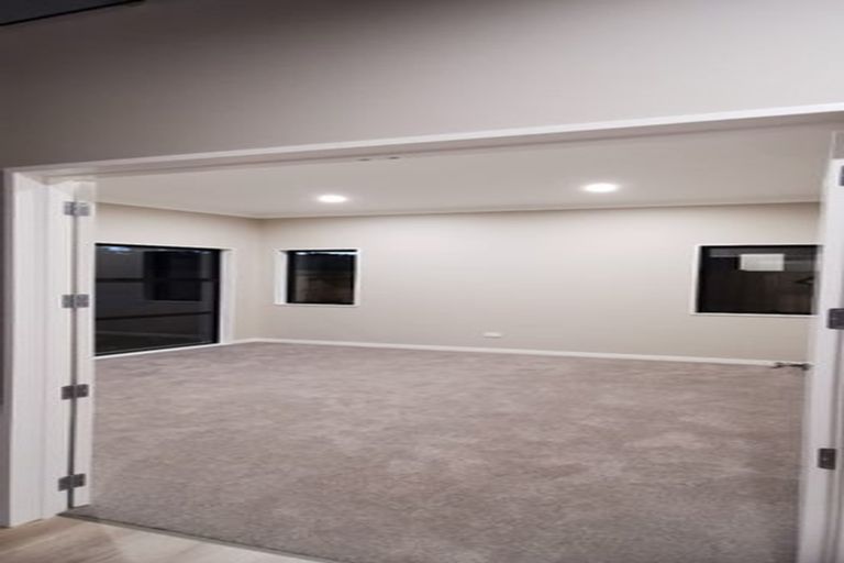 Photo of property in 30 Godfrey Drive, Orewa, 0931