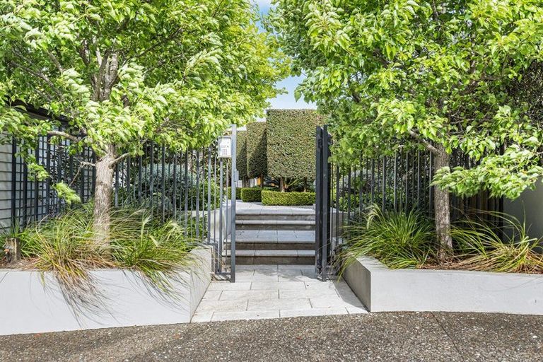 Photo of property in 43 Hauraki Road, Hauraki, Auckland, 0622