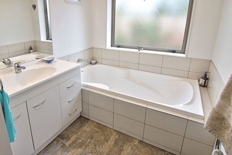 Photo of property in 19 Nash Place, Masterton, 5810