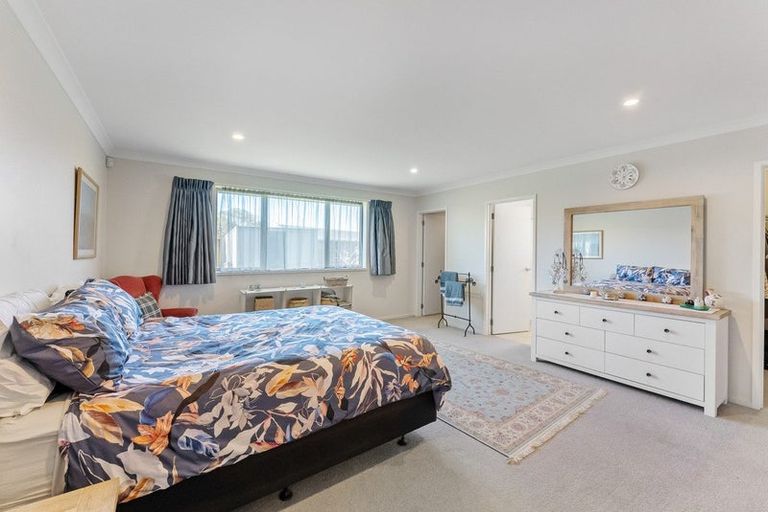 Photo of property in 1 Honeyfield Drive, Whalers Gate, New Plymouth, 4310