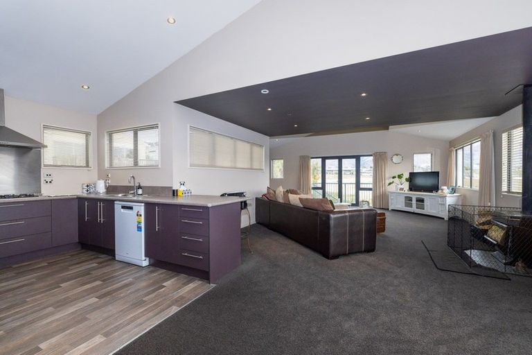 Photo of property in 106a Kings Drive, Wanaka, 9305
