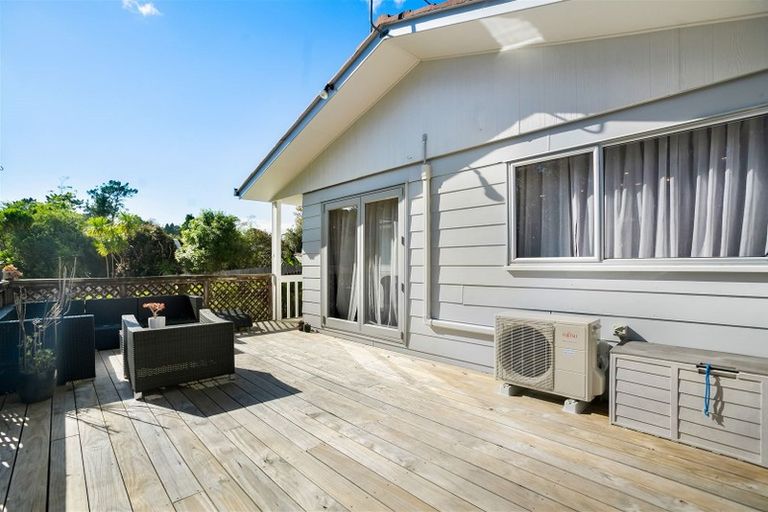Photo of property in 106 Spinella Drive, Bayview, Auckland, 0629