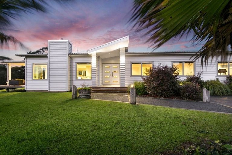 Photo of property in 1225 East Coast Road, Redvale, Albany, 0794