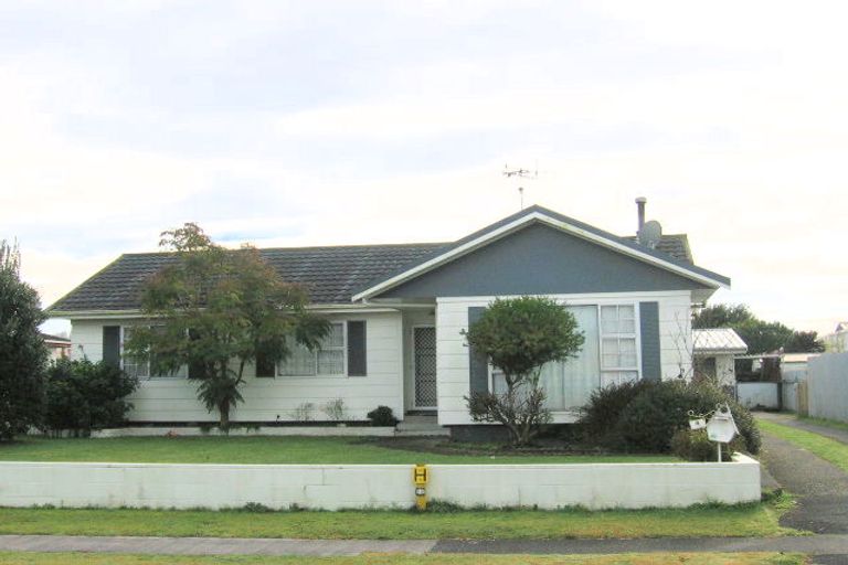 Photo of property in 4 Burrows Place, Frankton, Hamilton, 3204