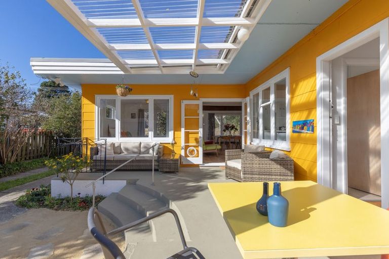 Photo of property in 22 Dale Road, Raumati South, Paraparaumu, 5032