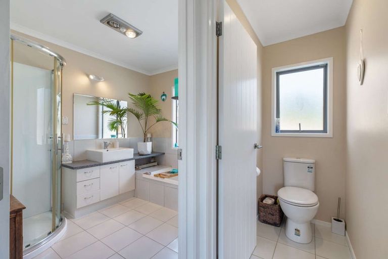 Photo of property in 11 Lupis Way, Kaiwaka, 0573