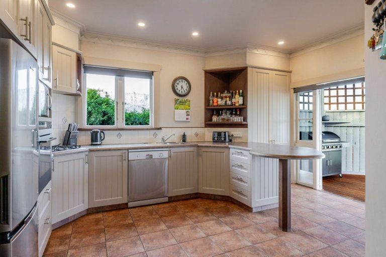 Photo of property in 32 Rewa Street, Takaro, Palmerston North, 4412