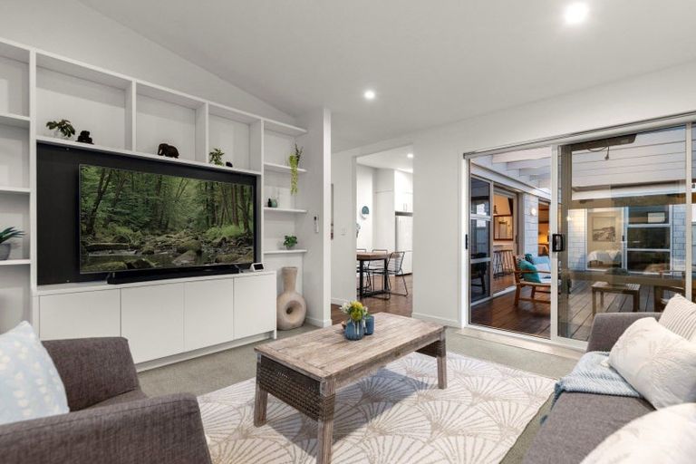 Photo of property in 26 Hiria Crescent, Papamoa Beach, Papamoa, 3118