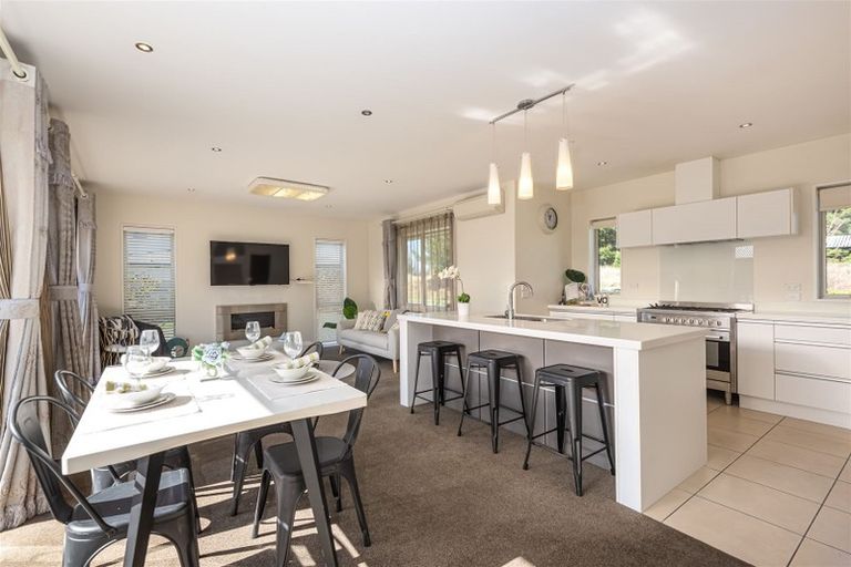 Photo of property in 32 Hakatere Road, Pegasus, 7612